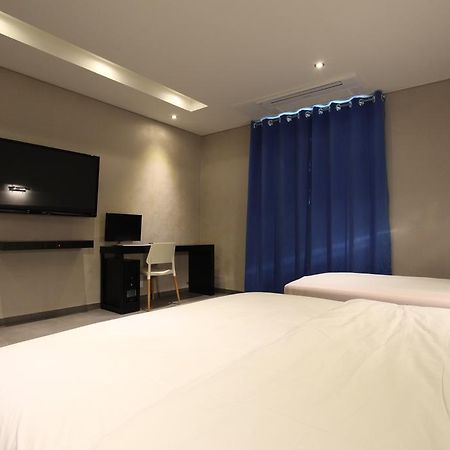 C&B Hotel Ansan Luaran gambar