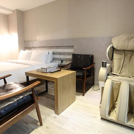 C&B Hotel Ansan Luaran gambar