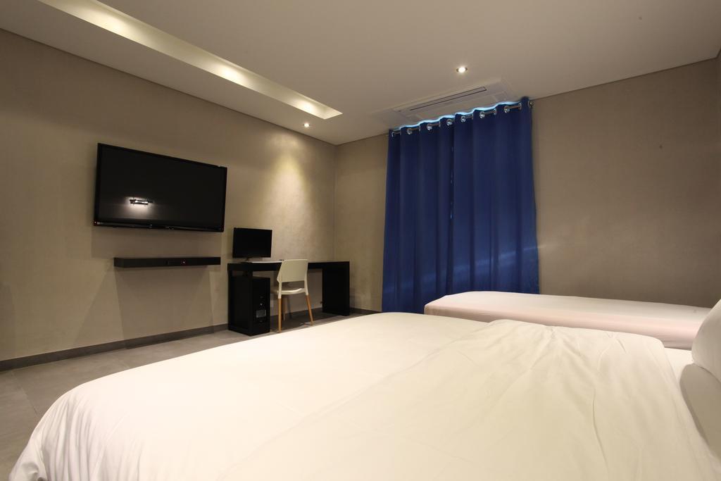 C&B Hotel Ansan Luaran gambar